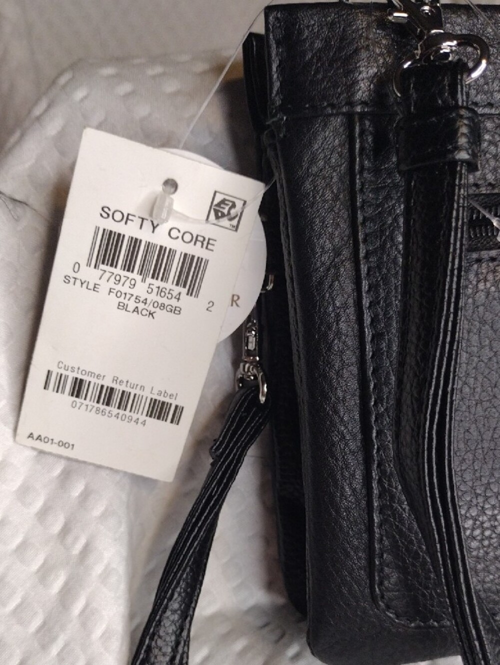 Giani Bernini Black Pebbled Leather Shoulder Bag with Wristlet Strap - Picture 6 of 13